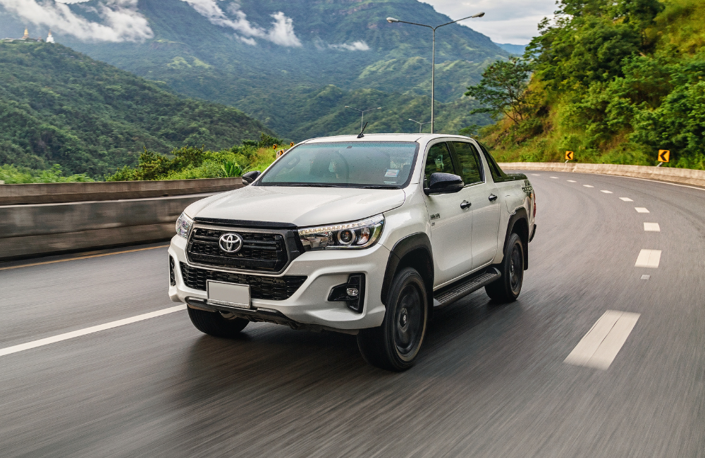 รถออฟโรด Toyota Hilux Revo 4x4